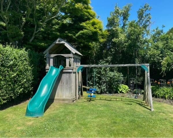 Play Set Assembly after