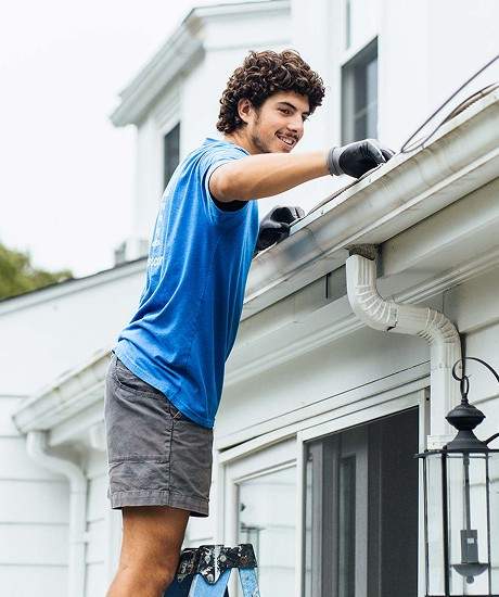 Cleaning gutters